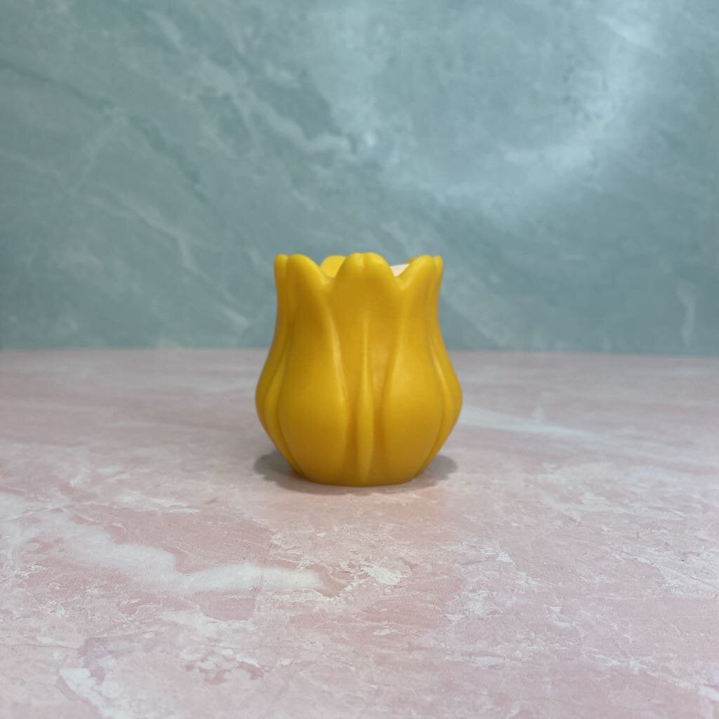 Tulip Candle