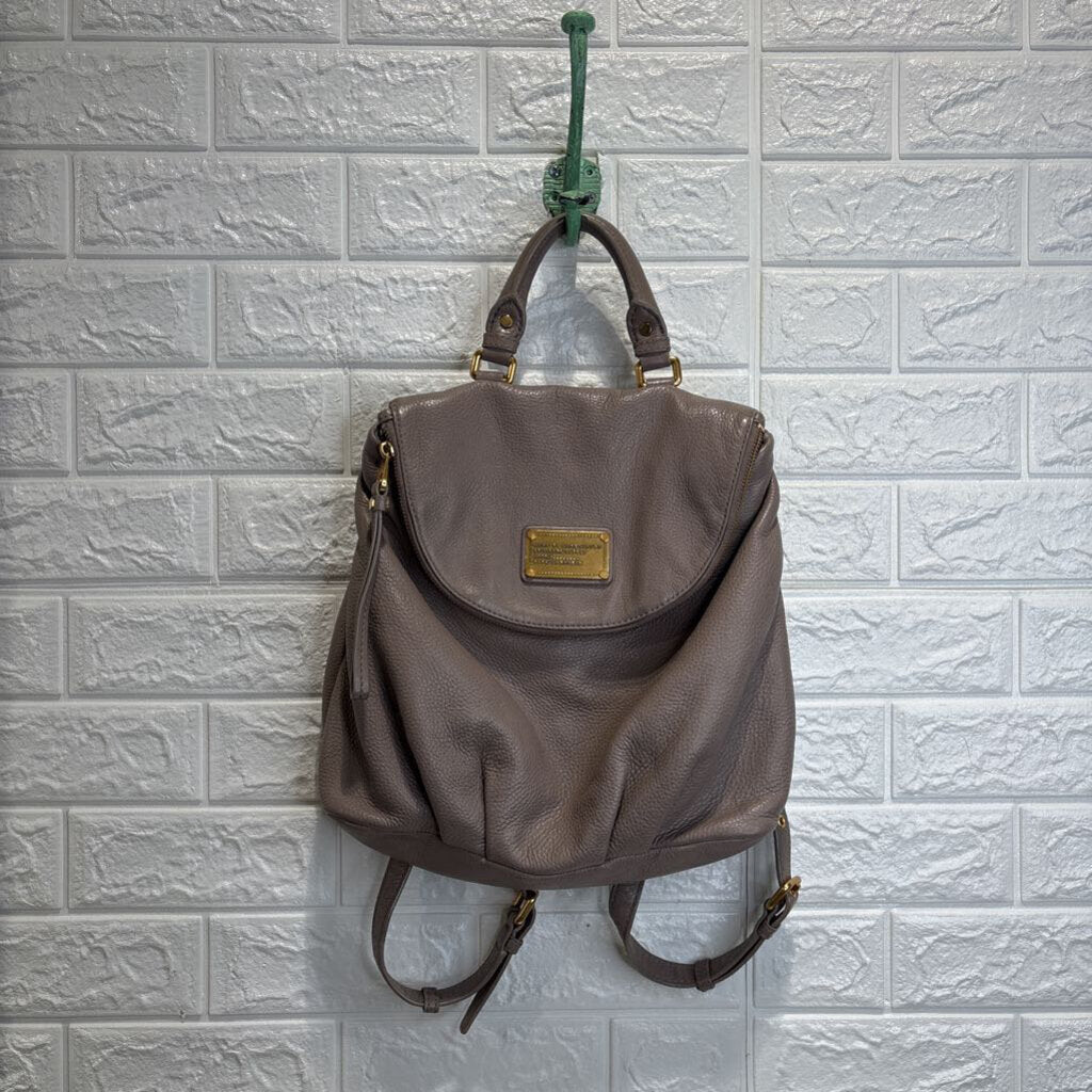 Leather Classic Q Backpack – Darling x Dashing Boutique