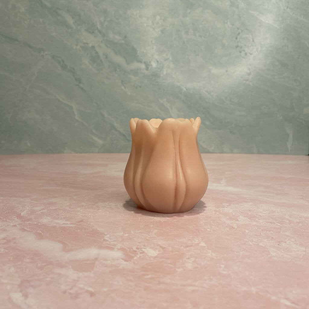 Tulip Candle