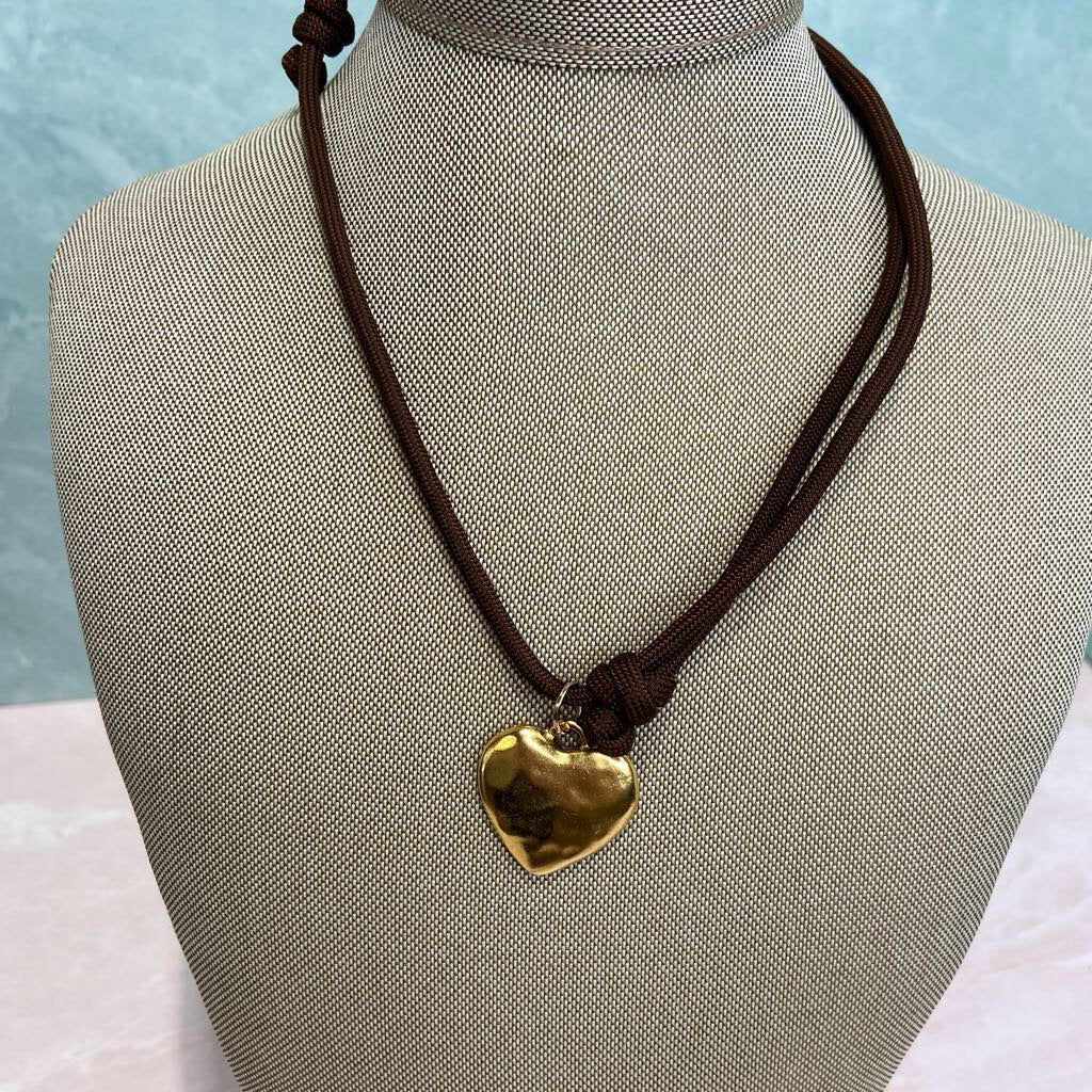 The Paracord Hammered Heart Necklace: Gold