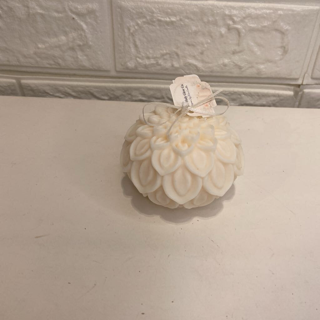 Dahlia Candle