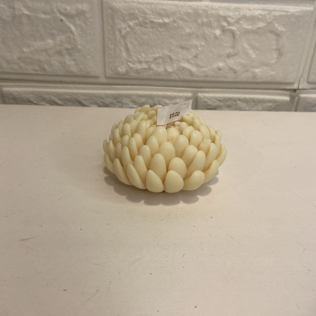 Large Mum Candle