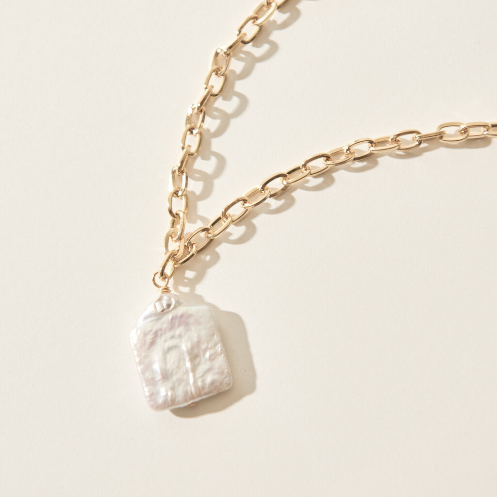 Small Oval Chain Necklace with Square Pearl