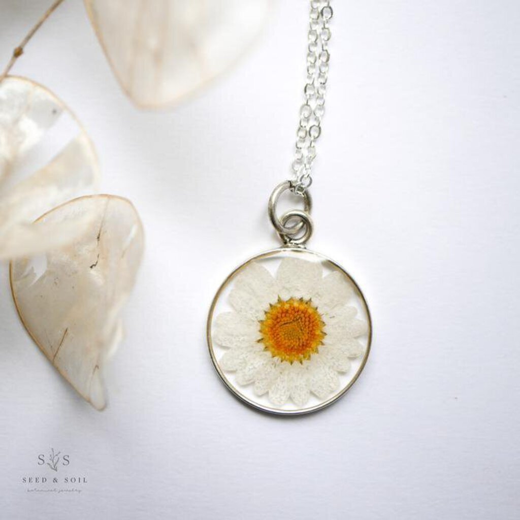 Large Round Pendant Necklace - Daisy