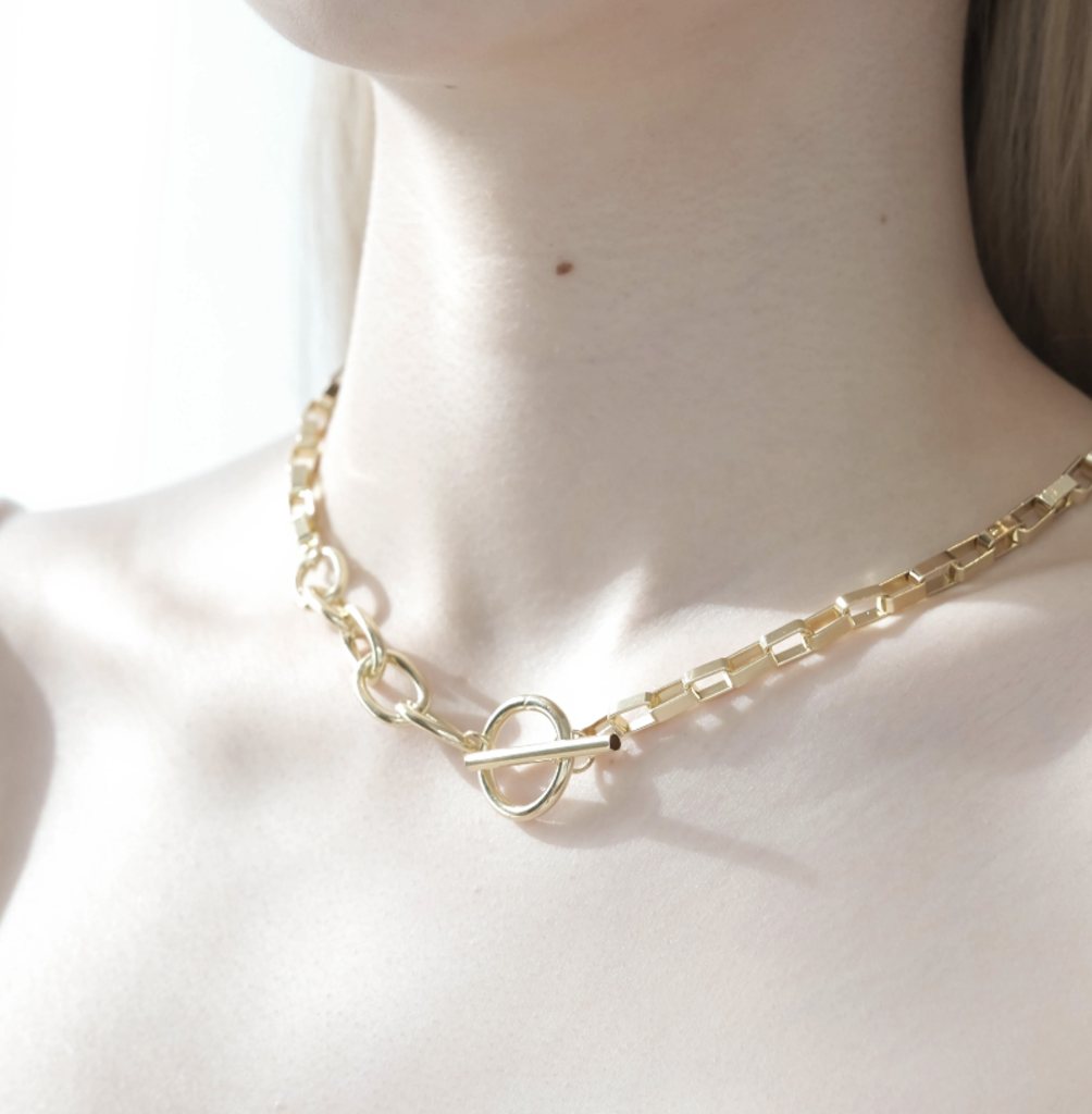 Belvia Gold Chain Necklace